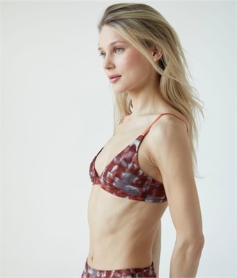 {{photo.Alt || photo.Description || 'Топ с мягкой чашкой Marbre rouge'}}